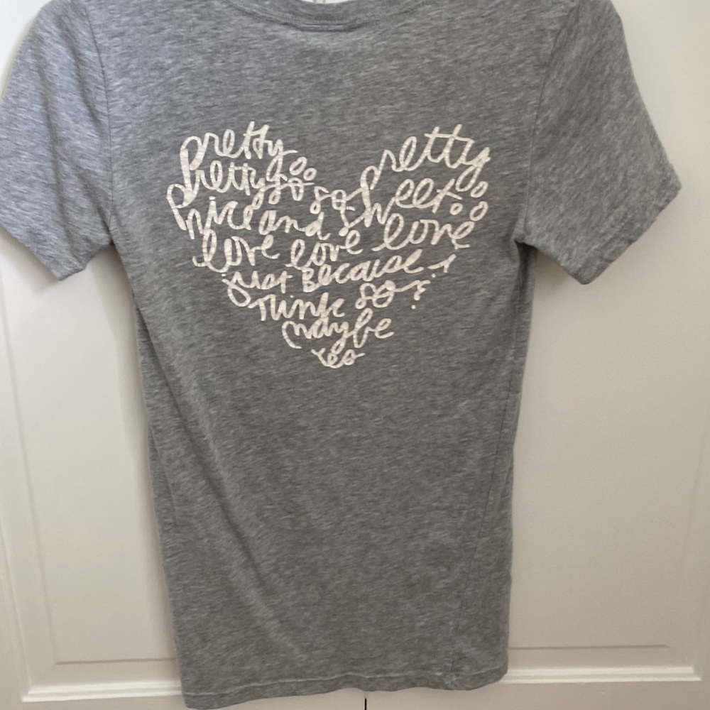 VS PINK TEE SHIRT SIZE XS